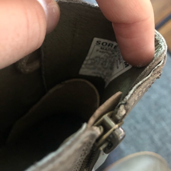 sorel uptown wedge boots